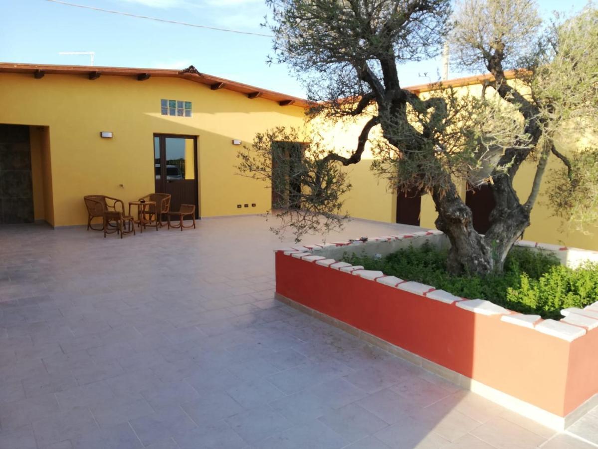 Bed and Breakfast Casa Acito Stornara Esterno foto